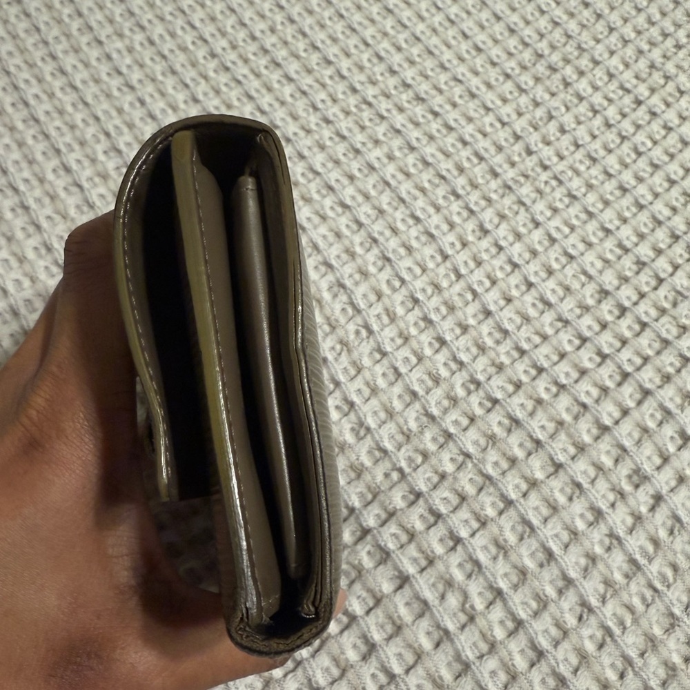 Louis Vuitton Epi Portefeuille Tri Fold - Picture 2 of 14